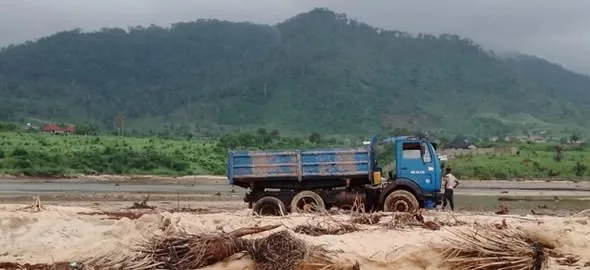 Sierra Leone Faces Coastal Crisis from Unregulated Sand Mining